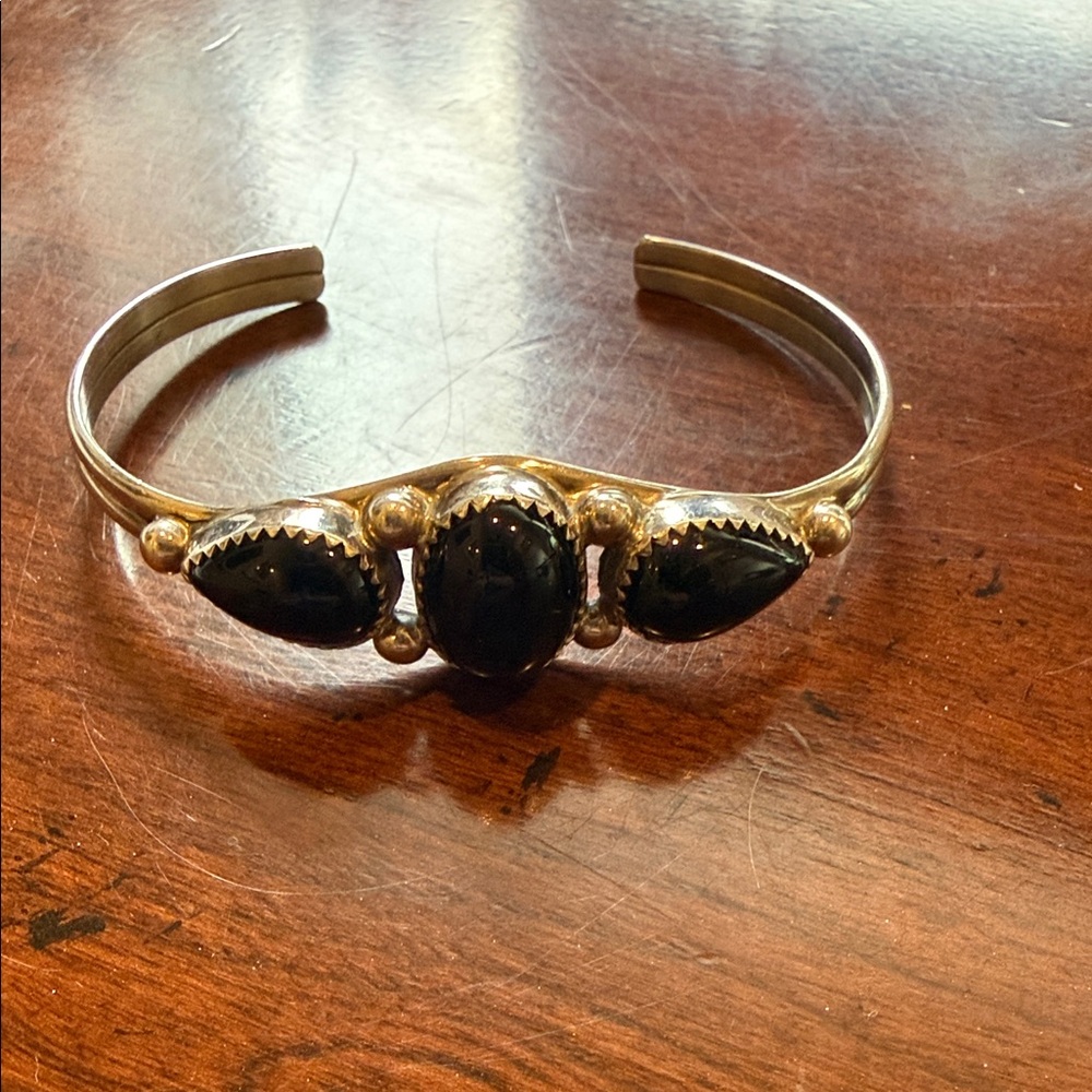 Elegant Onyx and Silver Women's Bracelet